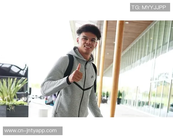 奥赖利回忆童年选择曼城因训练质量优于曼联