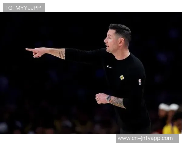 雷迪克谈太阳队合练情况强调球队凝聚力与现实挑战