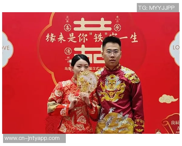 新婚快乐多库社交媒体分享与未婚妻甜蜜合照宣布今日盛大婚礼