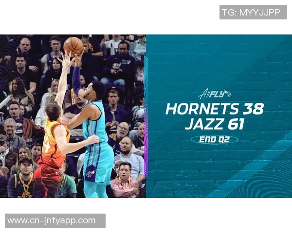 马卢阿奇精彩顺下空接暴扣成功打入本场首分展现出色表现