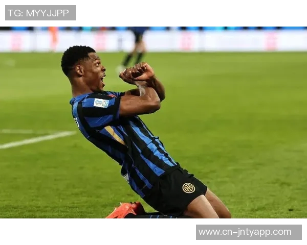 邓弗里斯谈金球奖排名不重要强调赛季表现获得认可