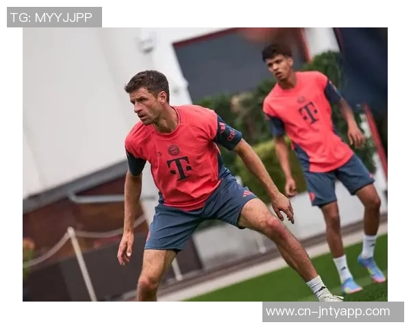 拜仁发布穆西亚拉康复训练照片展现积极恢复状态