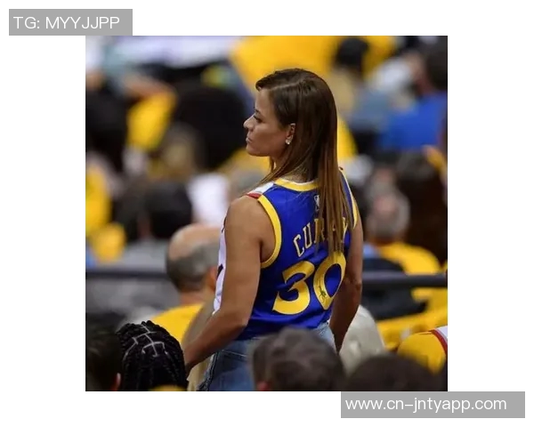 伊森赛前接受妈妈心理辅导命中五记三分助球队获胜表现出色