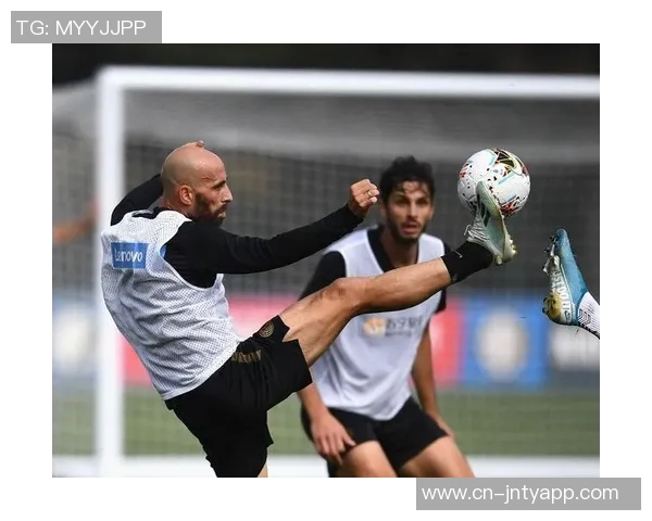 季前赛全败阿德巴约谈新体系适应期与成长挑战