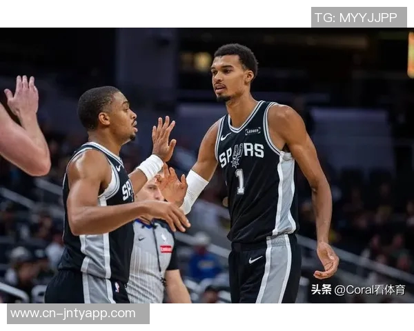 雷霆豪取六连胜不败马刺继续领先东部两队也保持完美战绩谁将首个掉队