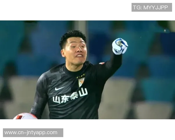 王大雷从杭州中超赛场直奔宁波现场观战WTA单打决赛精彩瞬间不容错过 王大雷从杭州中超赛场直奔宁波现场观战WTA单打决赛精彩瞬间不容错过