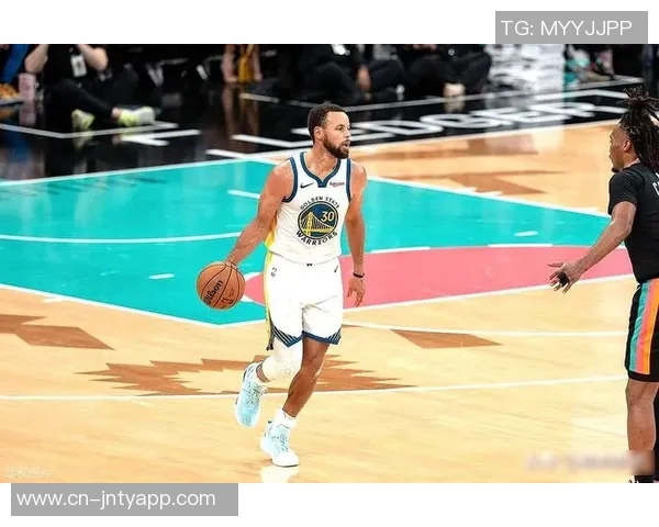 杨瀚森遭库里精准打击刘维伟称超远投射让约基奇也感到无奈 杨瀚森遭库里精准打击刘维伟称超远投射让约基奇也感到无奈