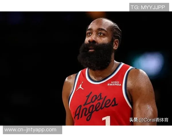 哈登全力追逐季后赛梦想小卡何时才能摆脱观赛生活