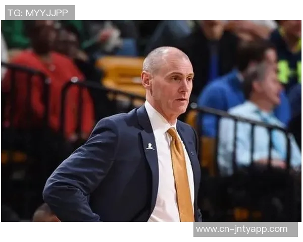 斯波谈阵容适配与战术调整：减少挡拆增多死球战术的深层原因分析