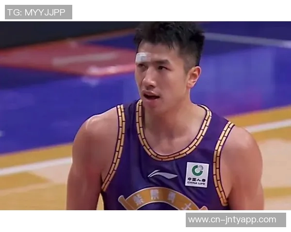 邹雨宸分享训练瞬间汗水见证坚持与信念努力向胜利迈进