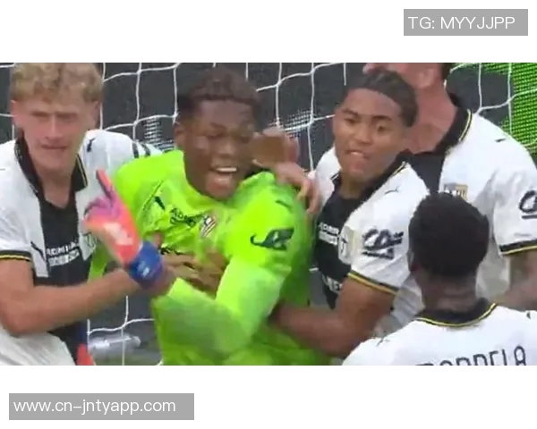 米兰球探现场考察铃木彩艳补时扑点助球队赢得关键胜利