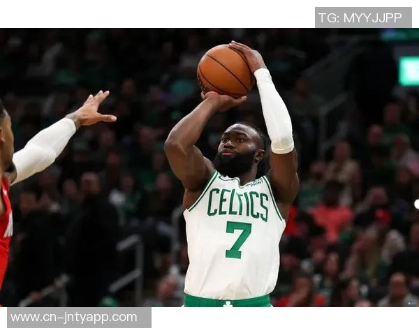 杰伦布朗本赛季再创佳绩30分表现并列联盟第二仅次于SGA